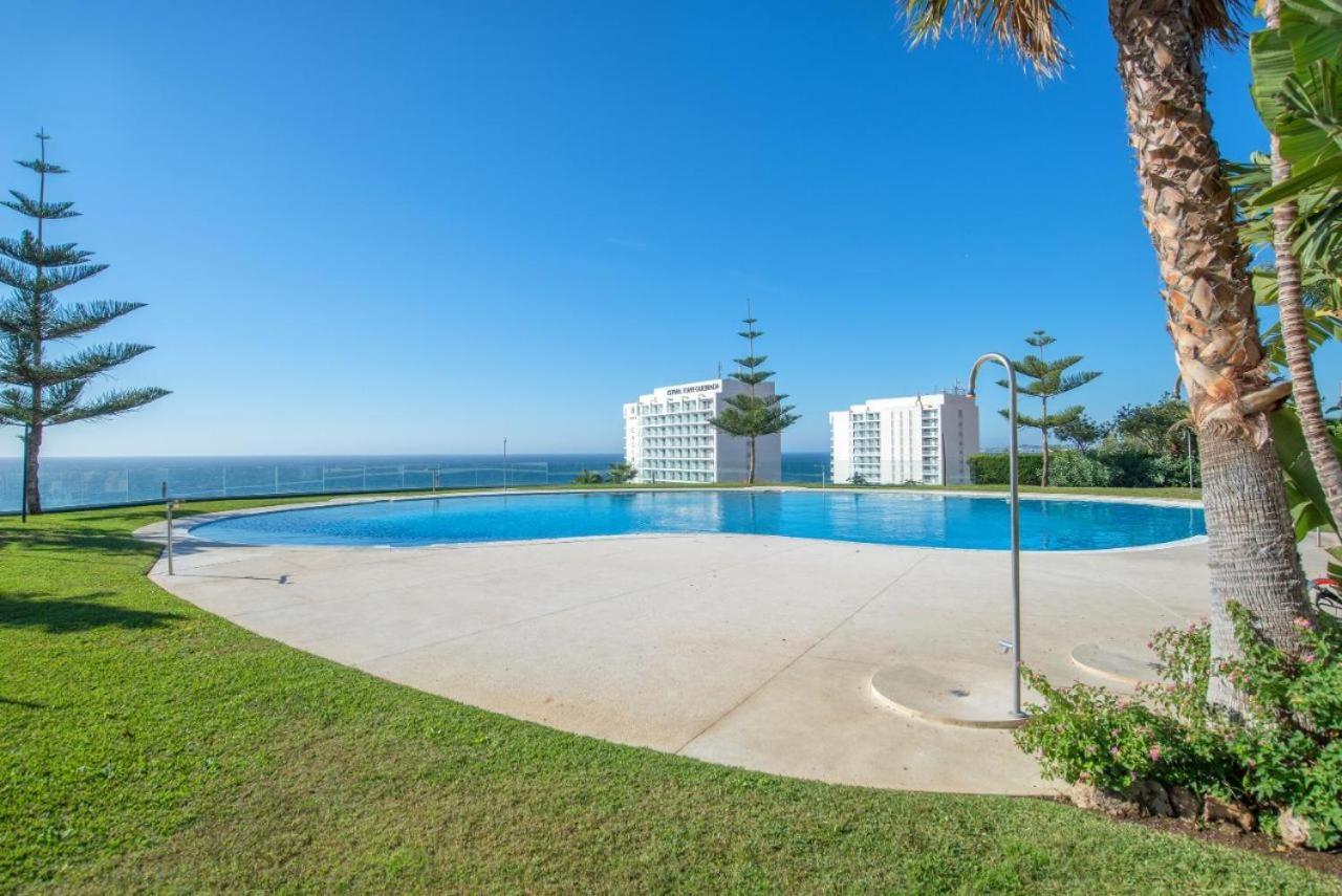 Beach And Pool Holidays At The Grand Coloso Benalmádena Dış mekan fotoğraf