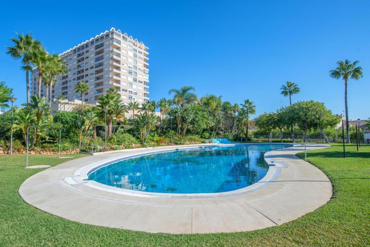 Beach And Pool Holidays At The Grand Coloso Benalmádena Dış mekan fotoğraf