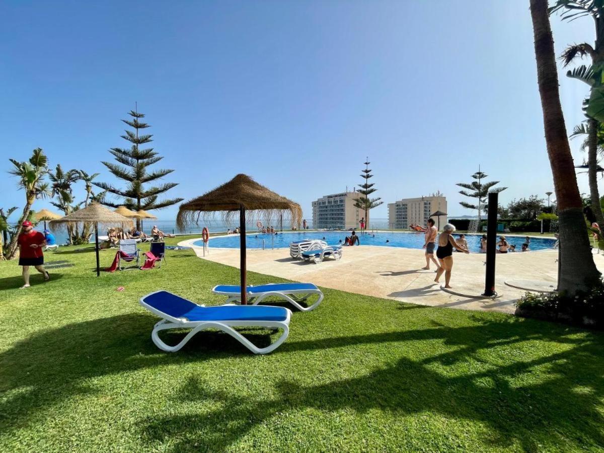 Beach And Pool Holidays At The Grand Coloso Benalmádena Dış mekan fotoğraf