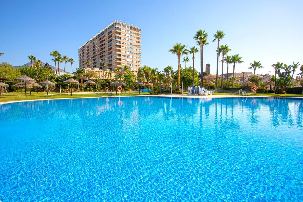 Beach And Pool Holidays At The Grand Coloso Benalmádena Dış mekan fotoğraf